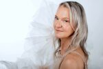 Cantora germano-brasileira mistura synthpop e house em novo single