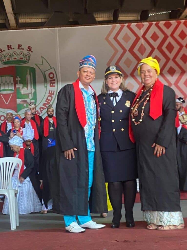 Da esquerda para a direita: O presidente da Ajô Nilê, Baba Dea, Ana e a Dra. Elizabeth, presidente da Ordem dos Capelãos do Brasil. Foto: Reprodução