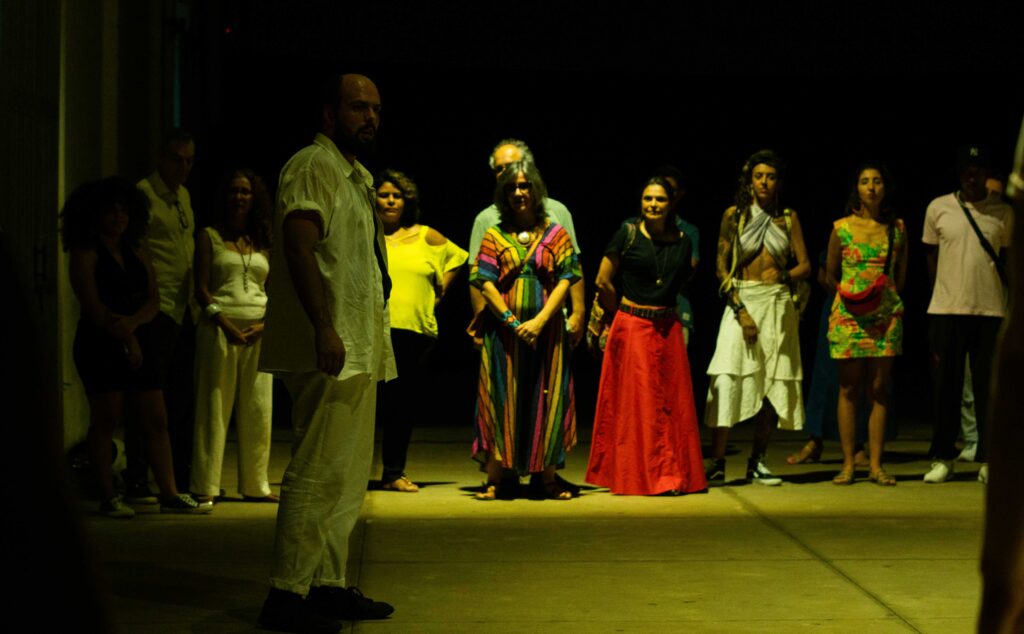 André Tristão apresenta "Eu preciso Que Vocês Me Escutem" no Armazém Cultural no domingo, 29 de janeirro de 2022. Foto: @teroqueiroz | @teatrinetv