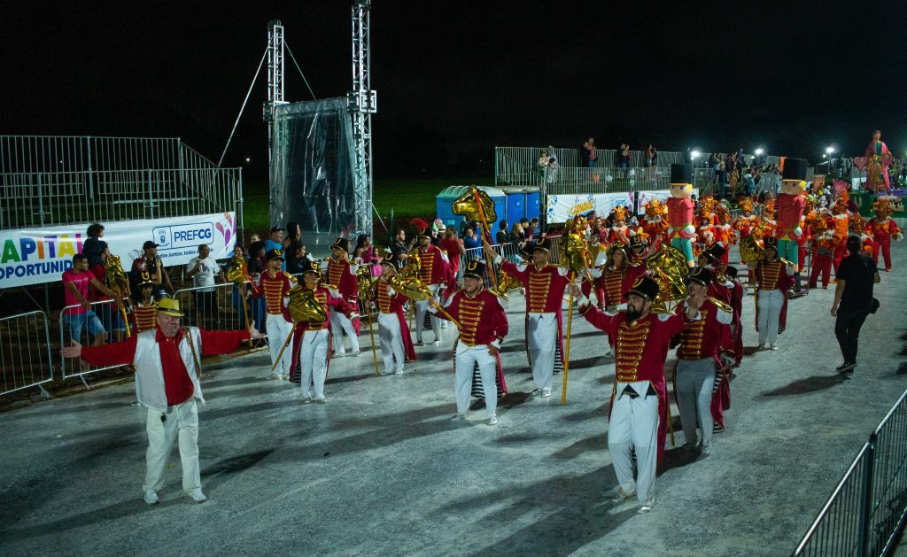 Desfile da escola de samba Igrejinha, em Campo Grande (MS). Foto: @teroqueiroz | @teatrinetv