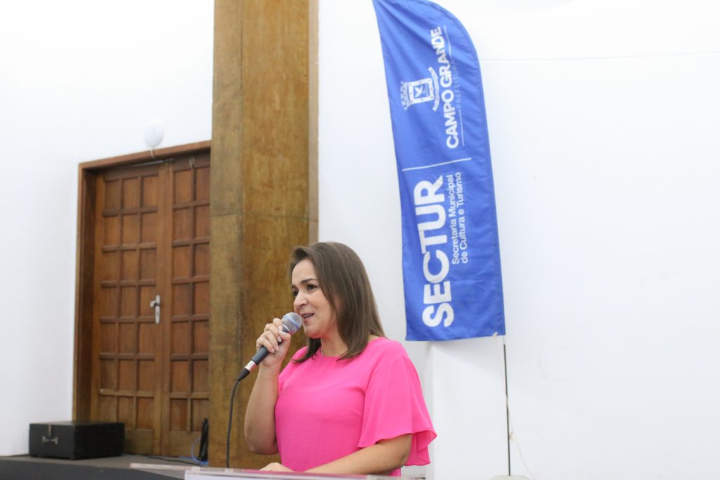 Prefeita Adriane Lopes em pronunciamento no Teatro do Paço. Foto: Diogo Gonçalves 