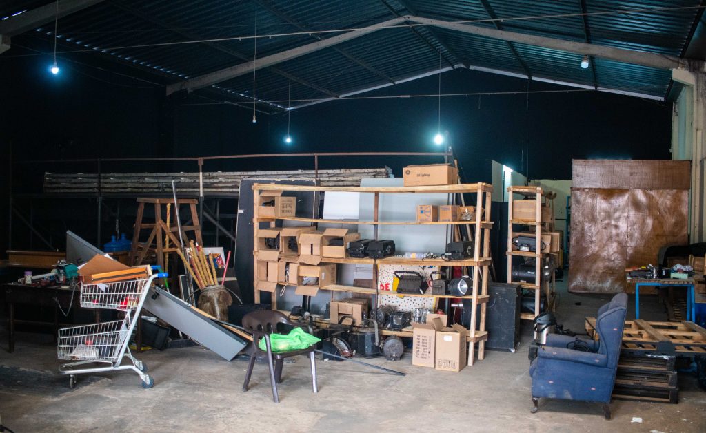 Novo espaço do Teatral Grupo de Risco em franca transformação. Foto: @teroqueiroz | @teatrinetv 