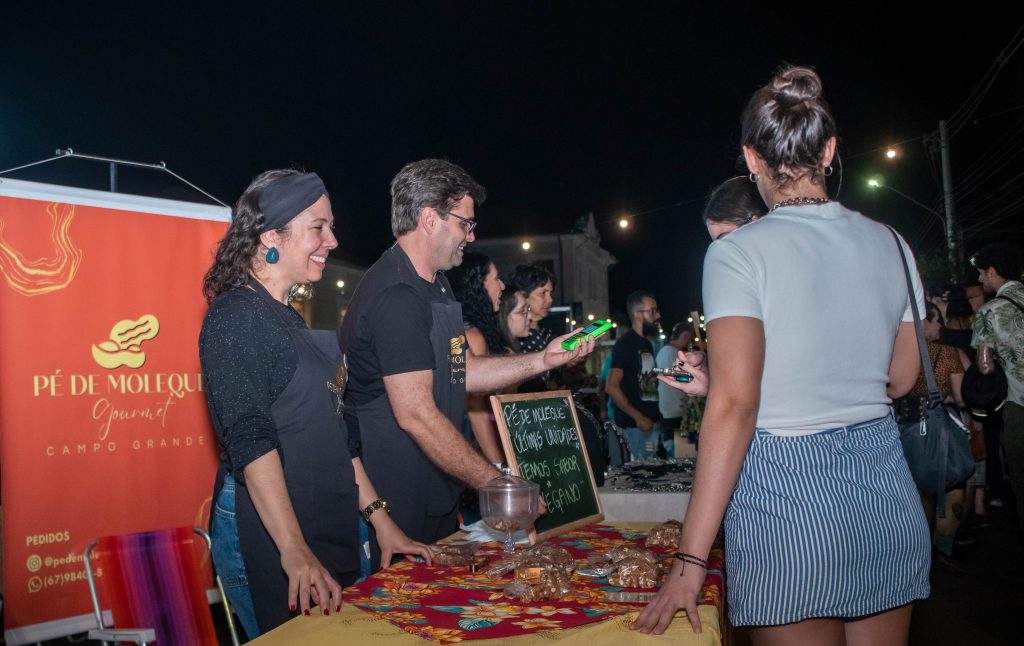 (11.jun.23) - Produtos artesanais podem ser encontrados com facilidade no 'O Balaio', feira criativa. Foto: Tero Queiroz | Teatrinetv