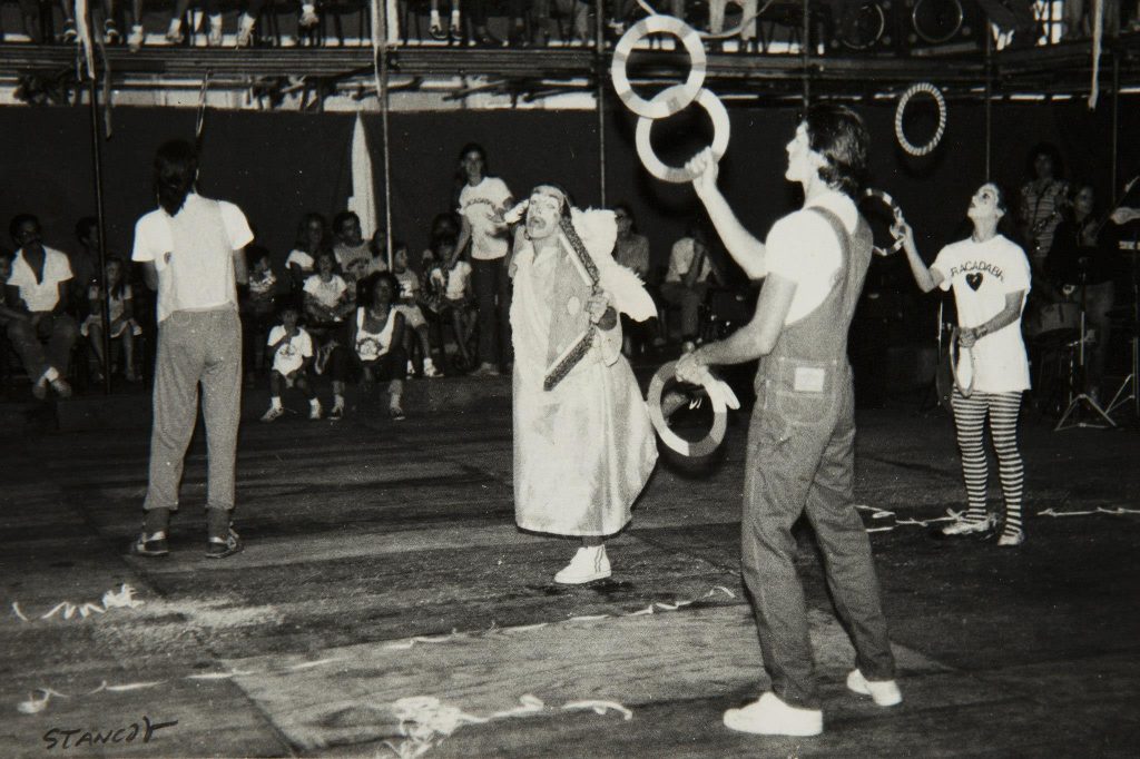 1980 - Grupo AbrAcAdAbrA se apresenta no Teatro Oficina. Foto: Arquivo 