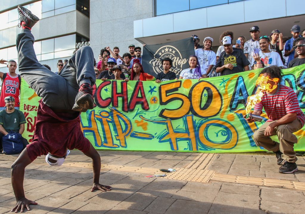 Brasília/DF, 17/07/2023, O movimento Hip Hop brasileiro, durante marcha da Cultura Hip Hop em celebração ao Cinquentenário mundial da Cultura Hip Hop. Foto: José Cruz/Agência Brasil