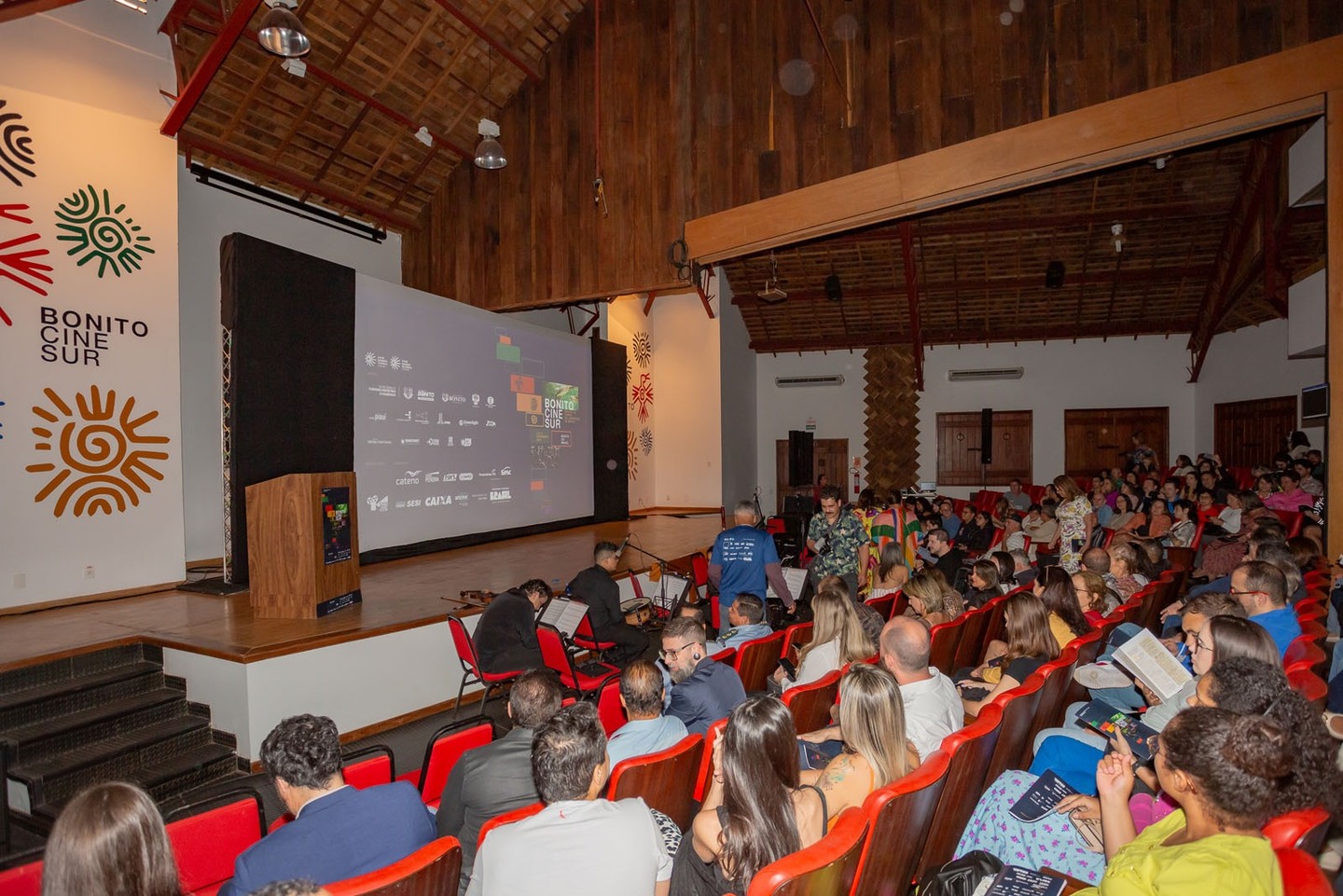 Auditório lotou na inauguração do Bonito CINESUR. Foto: Diego Cardoso