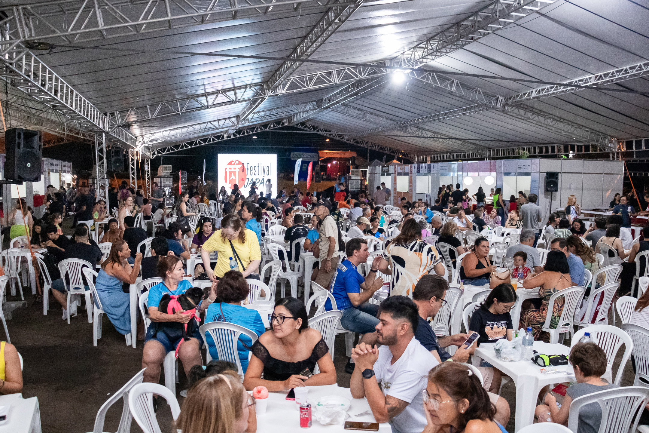 Praça de alimentação esteve lotada ao longo dos 3 dias. Foto: Leiliane Assis