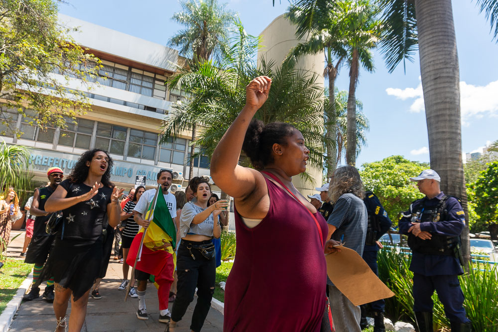 (13.dez.23) - Agentes culturais voltam a manifestar-se em frente a prefeitura contra o calote de Adriane Lopes. Foto: Tero Queiroz