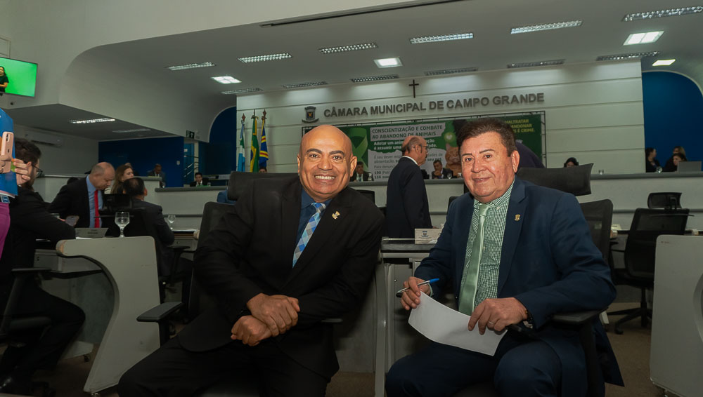 (14.dez.23) - Ronilço Guerreiro conta com o apoio do vereador Valdir Gomes na defesa das Cultura na Câmara. Foto: Tero Queiroz 