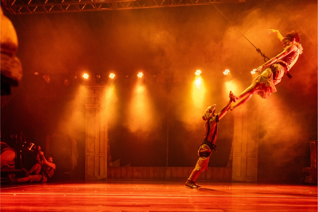 Leca em cena no espetáculo 'A verdadeira História do Barão', faz números de dança em cordas. Foto: FCMS