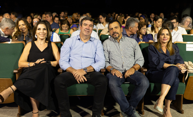 O governador Eduardo Riedel, o secretário da Setesc, Marcelo Miranda e suas respectivas esposas. Foto: Saul Schramm Foto: 