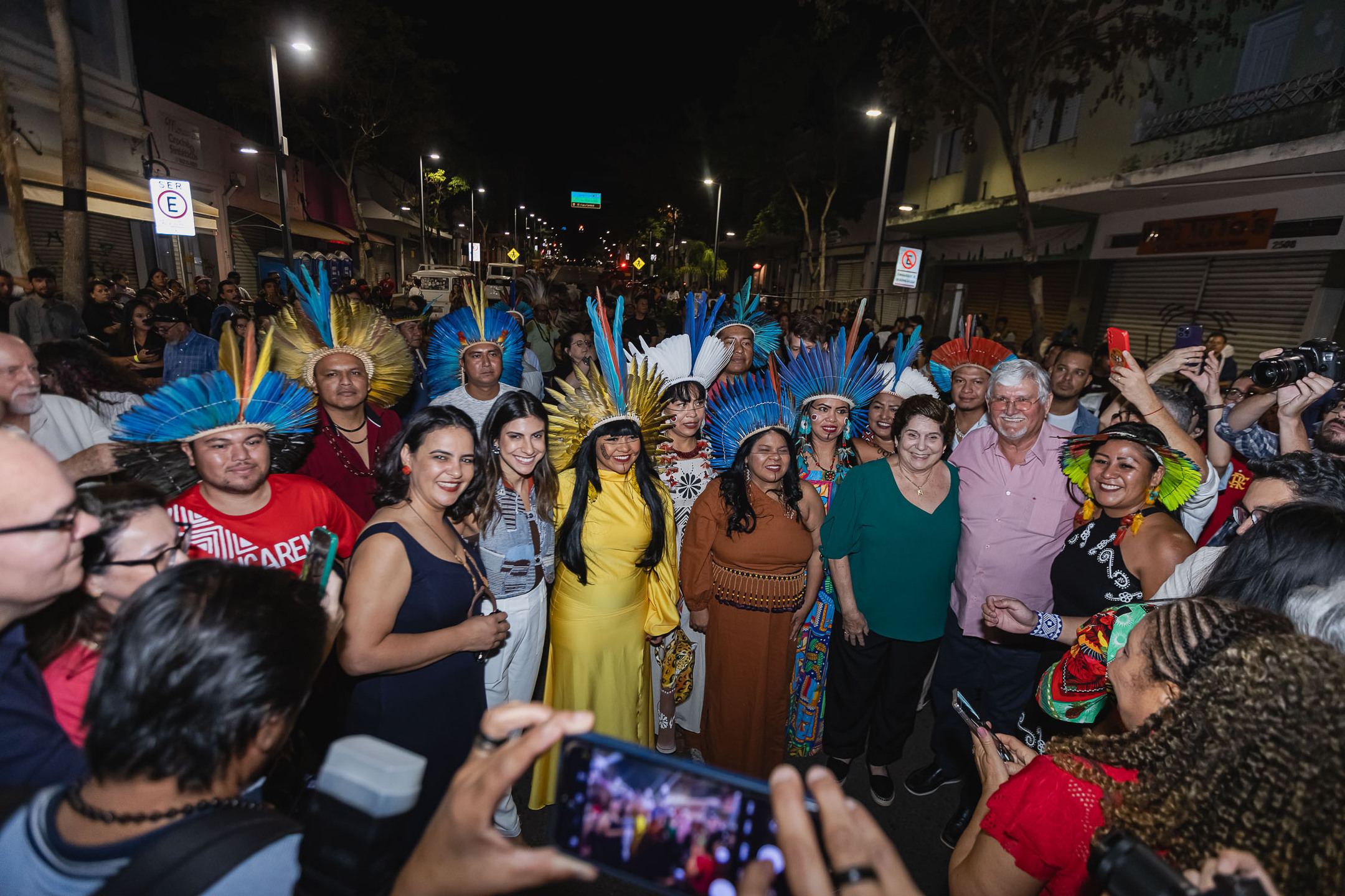 Zeca do PT, Camila Jara e Gleice Jane foram os deputados estaduais que recepcionaram a ministra dos Povos Indígenas Sônia Guajajara em Campo Grande (MS). Foto: Tero Queiroz