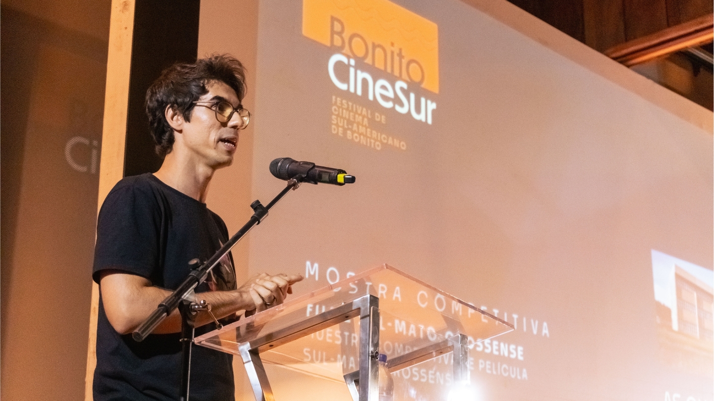 Essi mencionou o primo no palco do Bonito CineSur. Foto: Tero Queiroz 