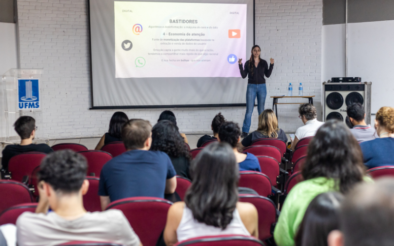 Camila Zanin durante formação na UFMS. Foto: Holofote Estúdio