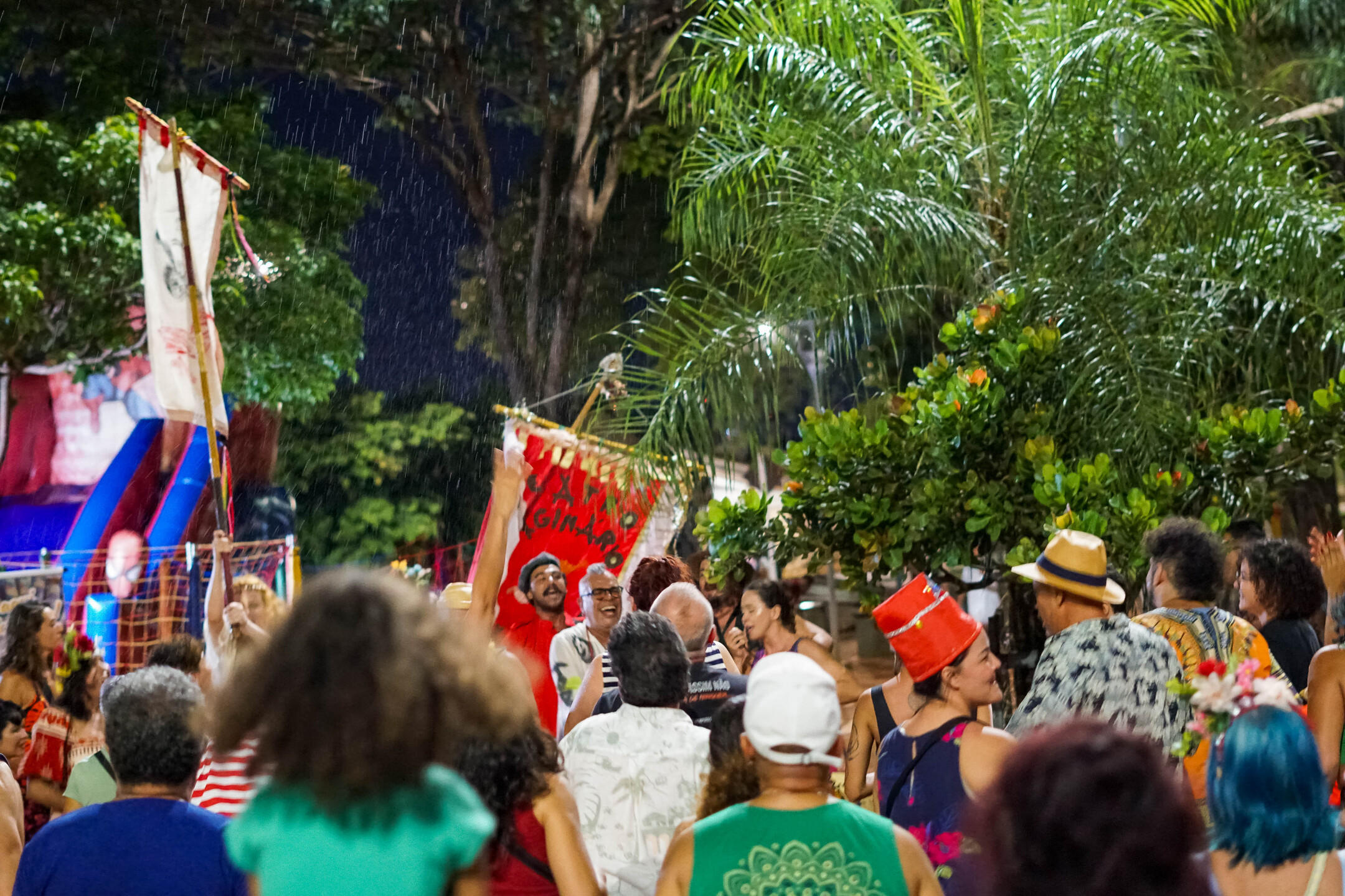 Imaginário Maracangalha celebrou 18 anos com festa e protestos contra injustiças na Capital sul-mato-grossense. Foto: Tero Queiroz