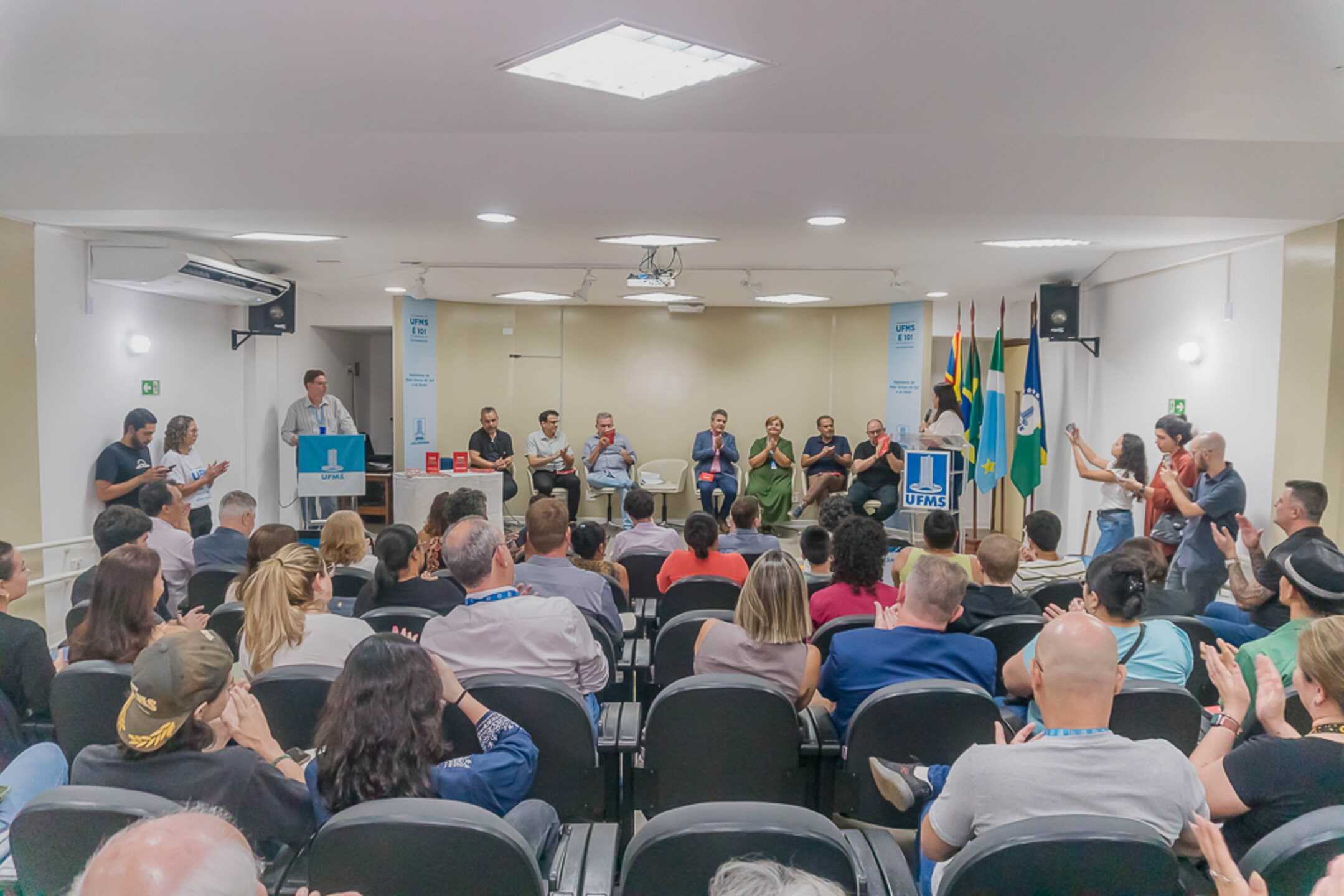 A sala da cerimônia de lançamento do livro na UFMS. Foto: Tero Queiroz