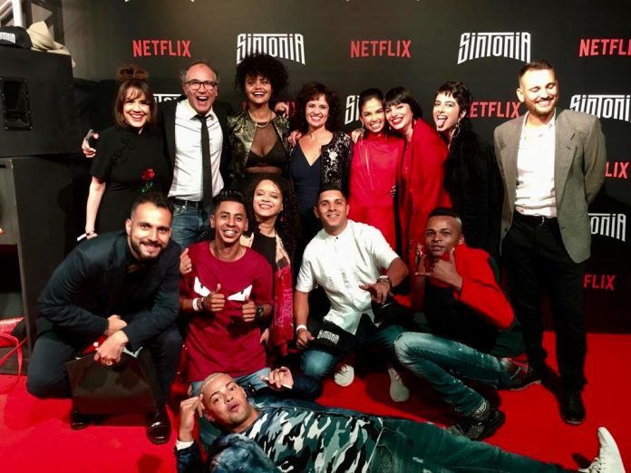 Luciano Bortoluzzi e o elenco da série Sintonia (Netflix). Foto: Reprodução