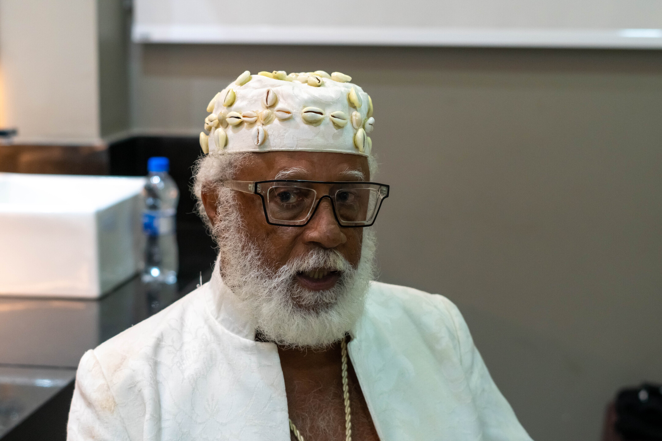 Hilton Cobra, em seu camarim no Sesc Teatro Prosa, após a apresentação do espetáculo teatral Traga-me a Cabeça de Lima Barreto. Foto: Aly Freitas.