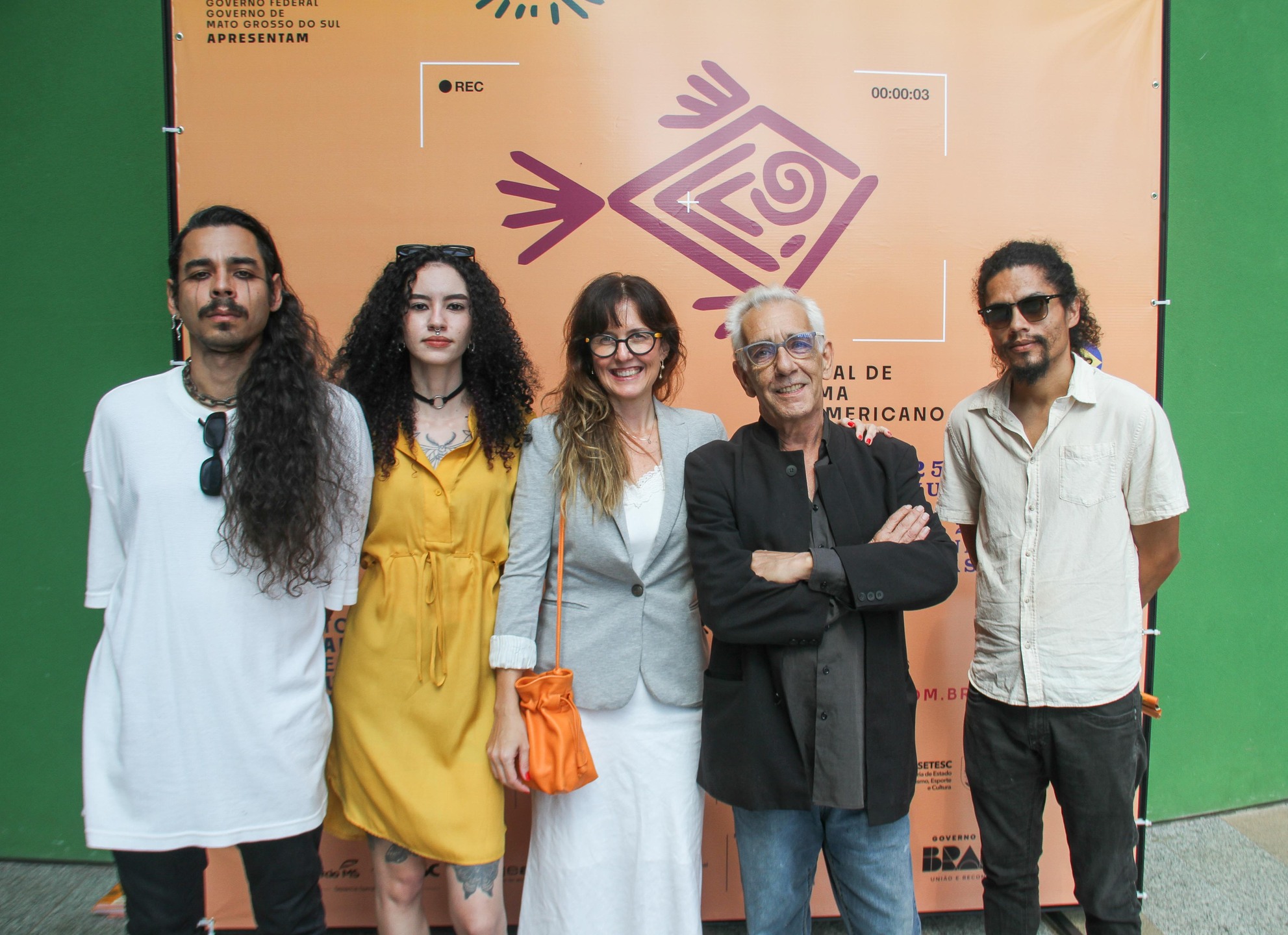 Parte da equipe do filme 'Tempestade Ócre', que concorre na Mostra Sul-Mato-Grossense do Bonito CineSur 2025. Foto: Tero Queiroz
