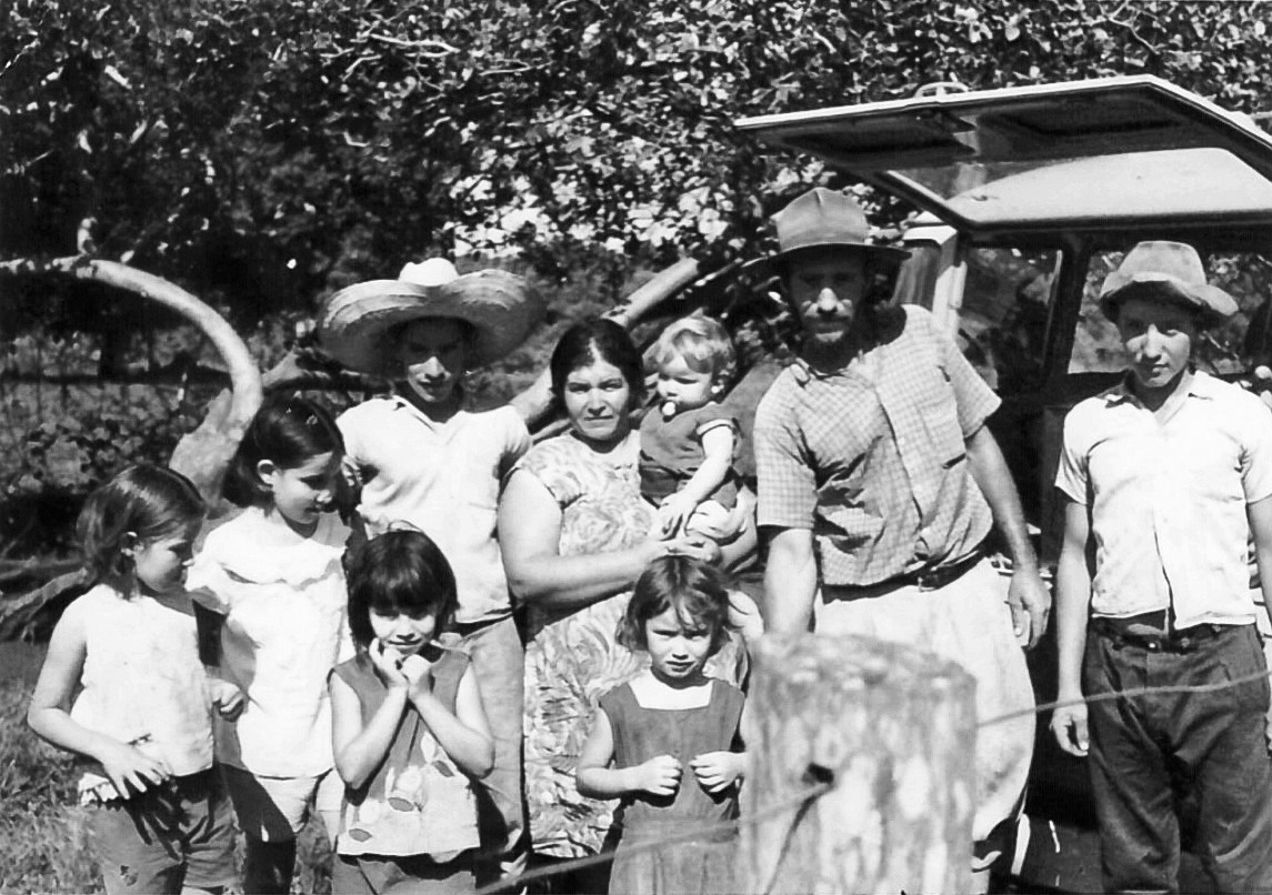 'Família Jornada, de onde saíram as Margaridinhas. Margarida construiu o sonho delas e elas construíram o sonho de Margarida. O livro explica!', disse Lenilde.