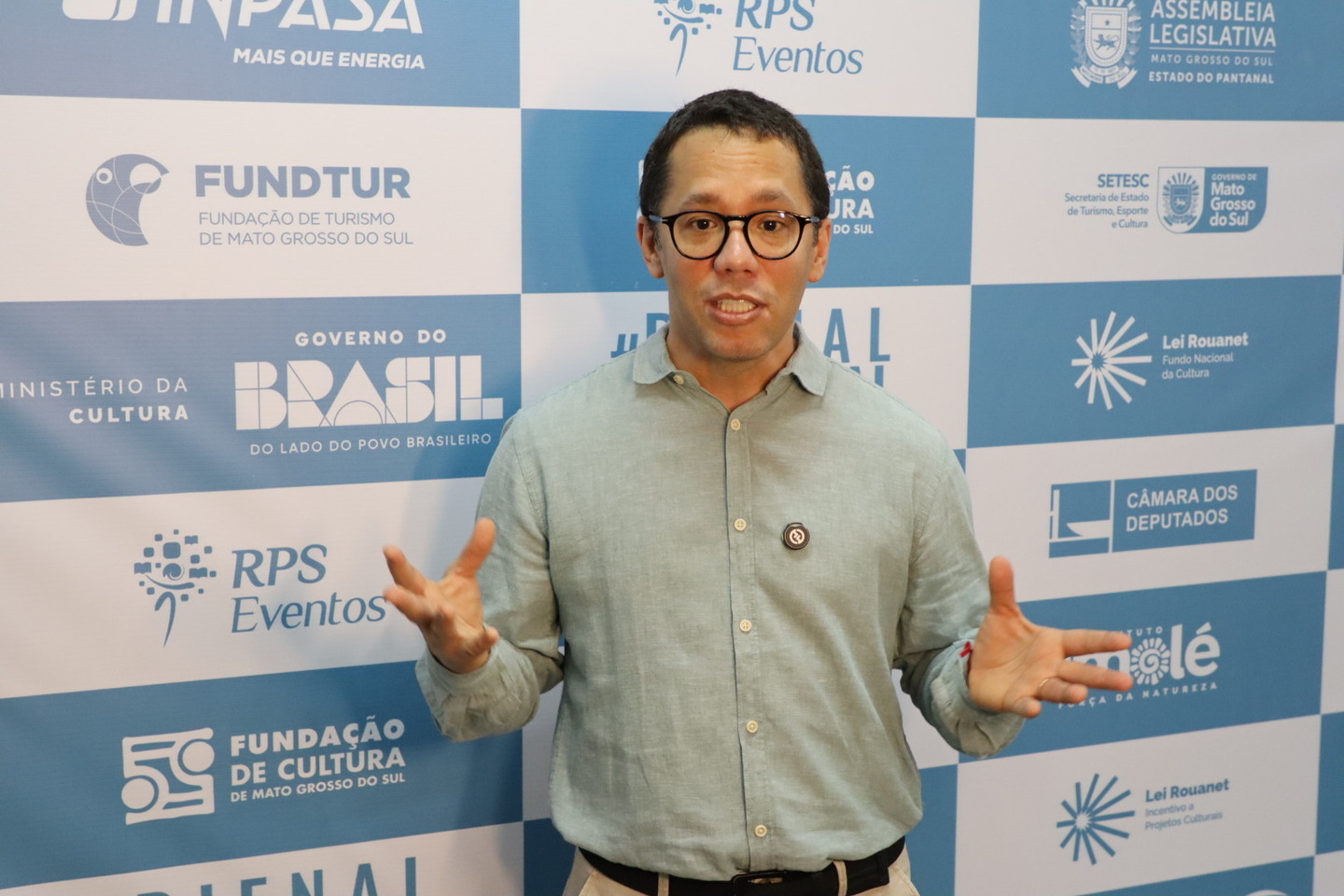 Itamar Vieira Júnior na 1ª Bienal do Livro de Mato Grosso do Sul. Foto: Rogério Gomes