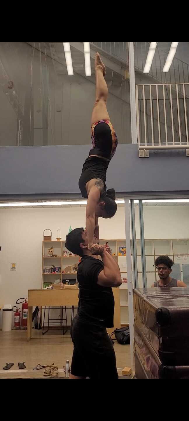 Nathália Maluf realizando a prática de mão a mão com Dyego Yamaguishi. Foto: Arquivo