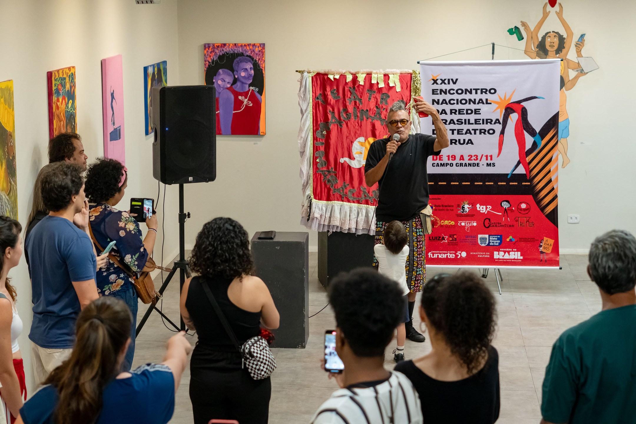 Fernando Cruz cobra respeito do governo de Eduardo Riedel ao teatro durante abertura do 24º Encontro da RBTR. Foto: Fernando Prestes