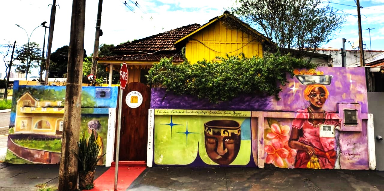 Fachada da Casa Amarela.