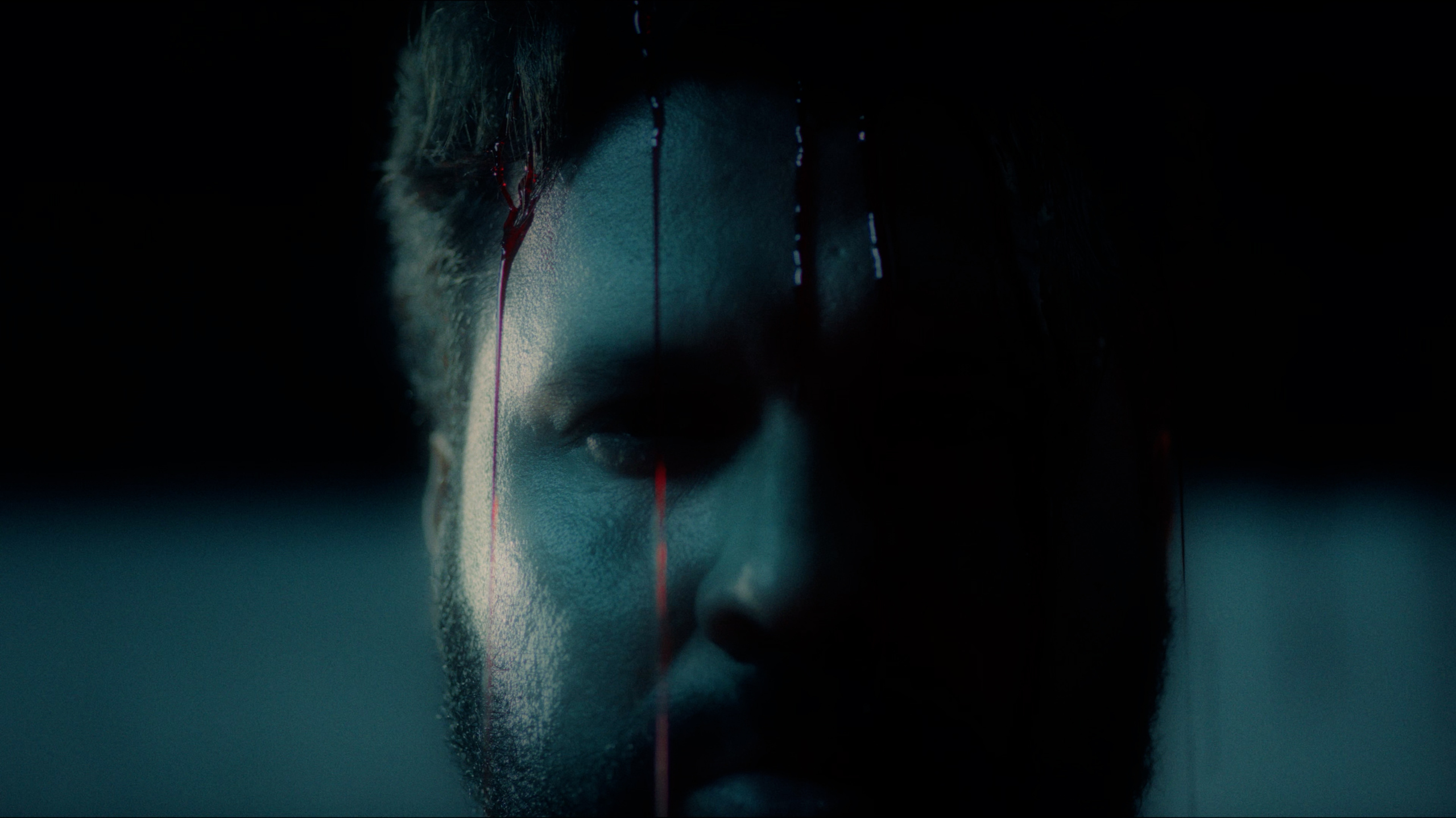 Sebastian é um caminhoneiro de 40 anos que começa a ter alucinações após um incidente.Foto: Bruno Lindenberg 