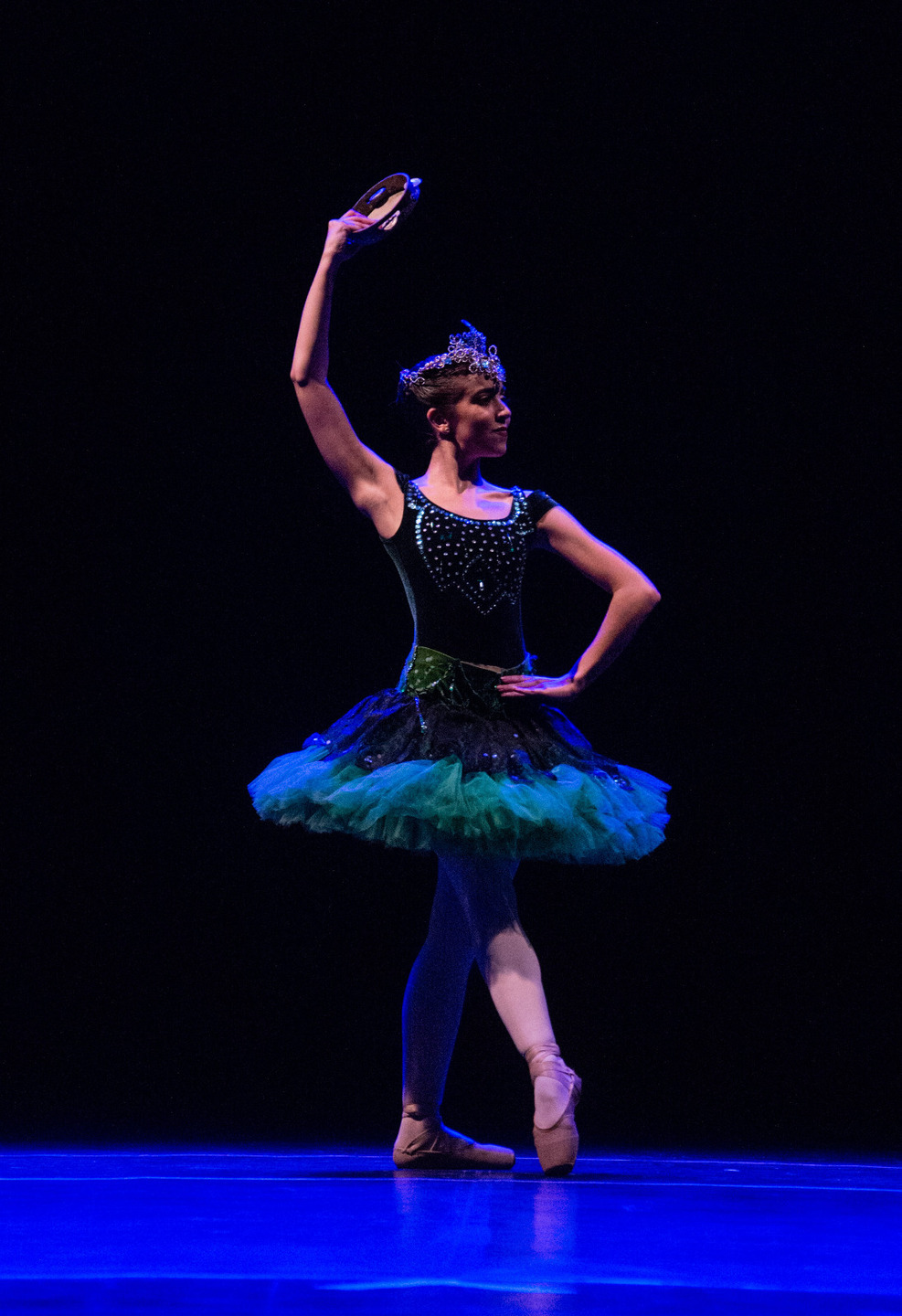 Nathália Navarro durante apresentação. Foto: Haroldo Xavier