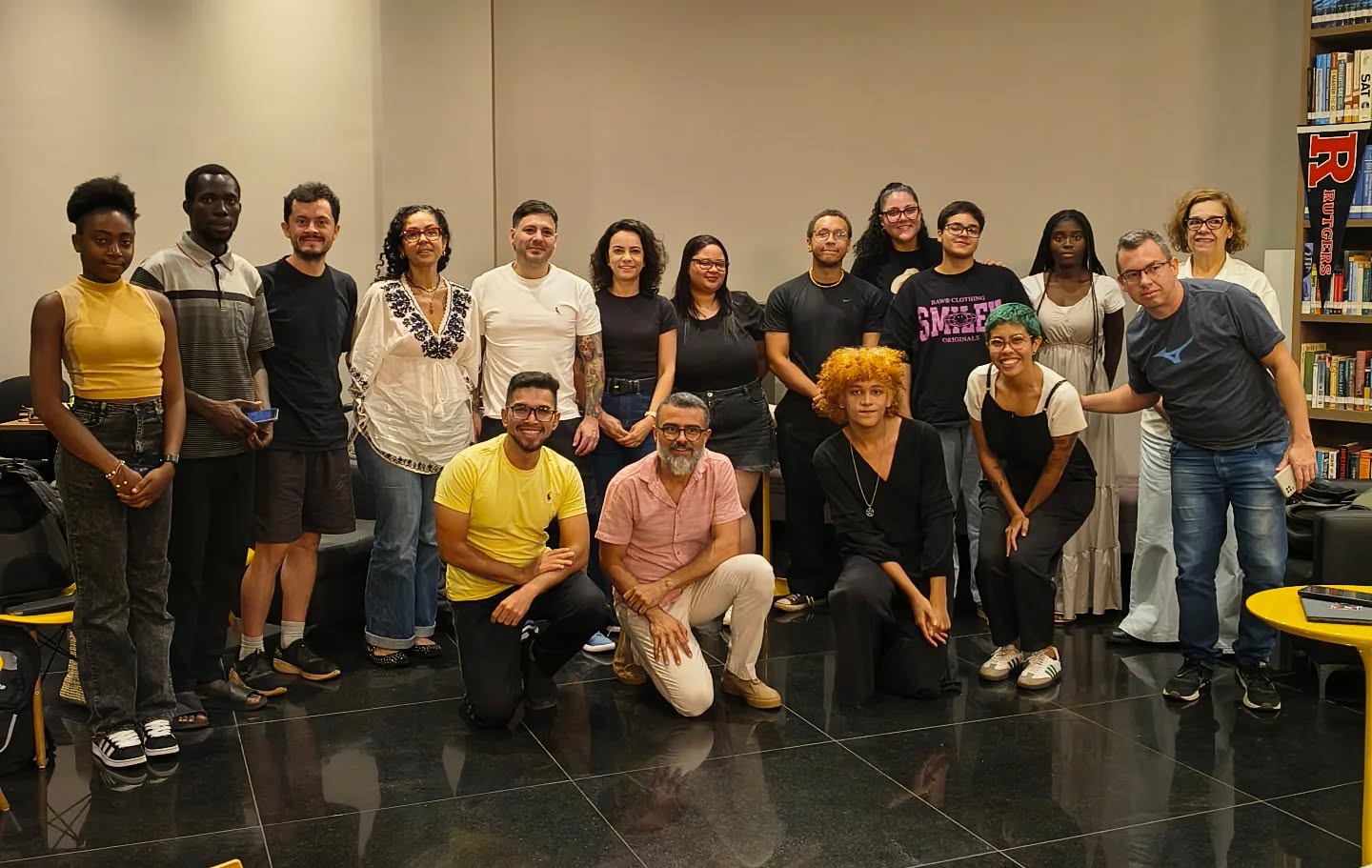 Grupo Impróprias realizou em 12 de novmebro de 2025 o ciclo de cinco encontros sobre gênero e sexualidade na UFMS, em parceria com SESC Cultura MS. Foto: Reprodução | Facebook de Tiago Duque 