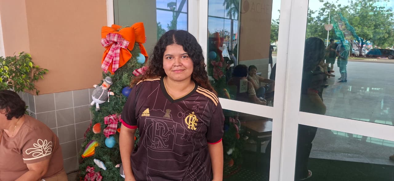 Amanda, aluna que chegou primeiro para comprar ingresso | Foto: Divulga&ccedil;&atilde;o