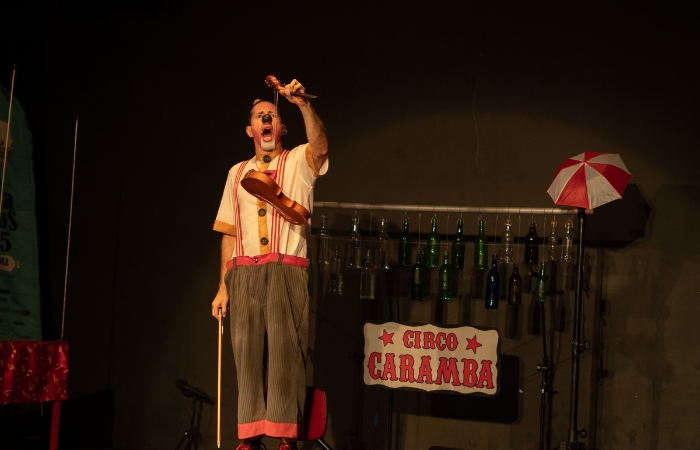 Palha&ccedil;o fazendo seu espet&aacute;culo Jer&ocirc;nimo Show | Foto: Tero Queiroz