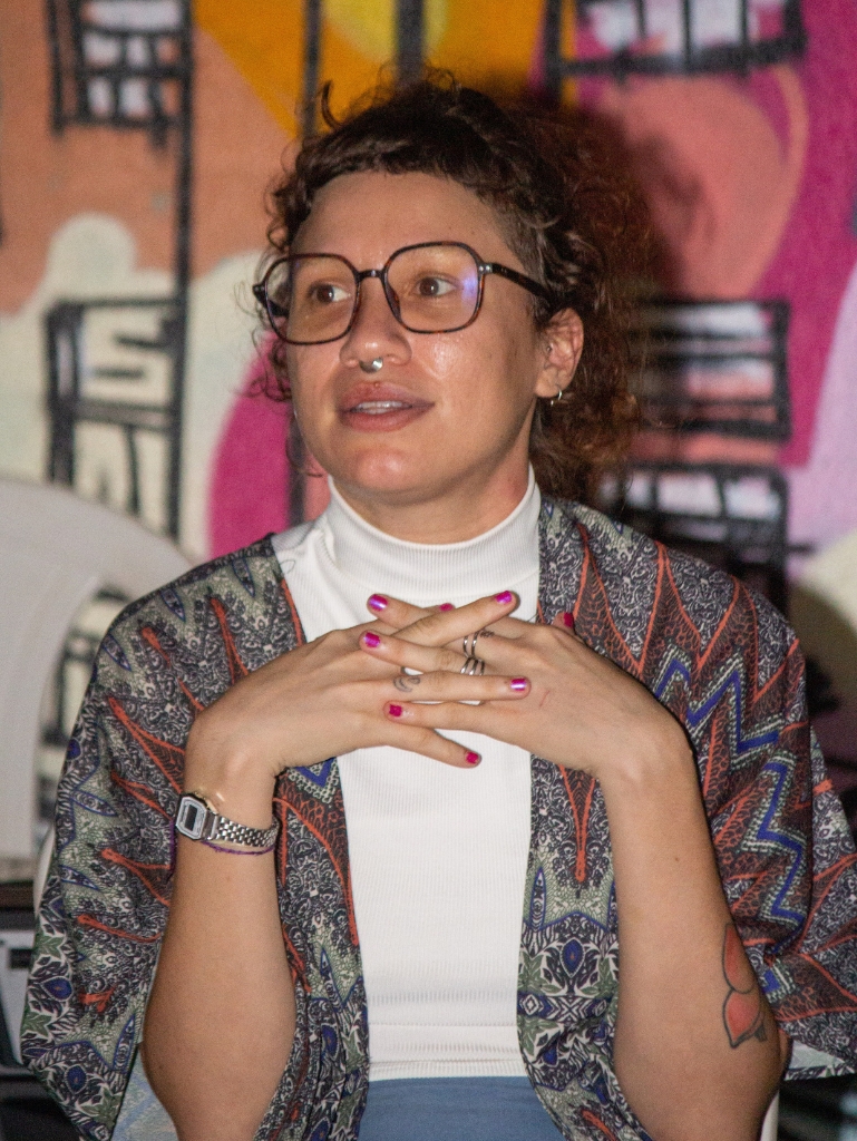 Artista visual na roda de consversa do projeto | Foto: Hanna de Souza