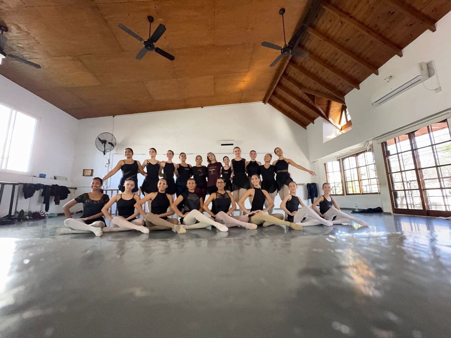 Elenco da Escola Suzana Leite Durante ensaio | Foto: Reprodução