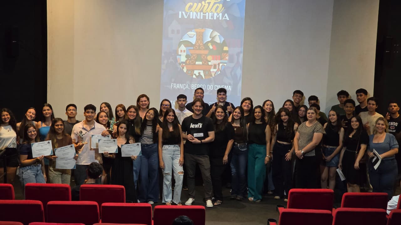 Alunos e professores no cinema Cinelito | Foto: Reprodução 