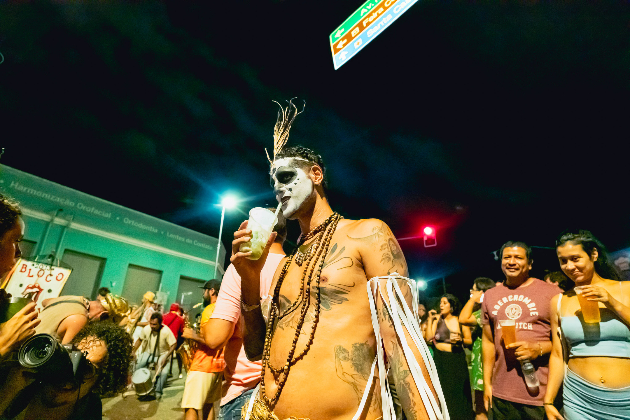 O professor Cristiano Souza durante celebra&ccedil;&atilde;o do carnaval de rua em Campo Grande (MS), no Bloco Evo&eacute; Baco. Foto: Tero Queiroz