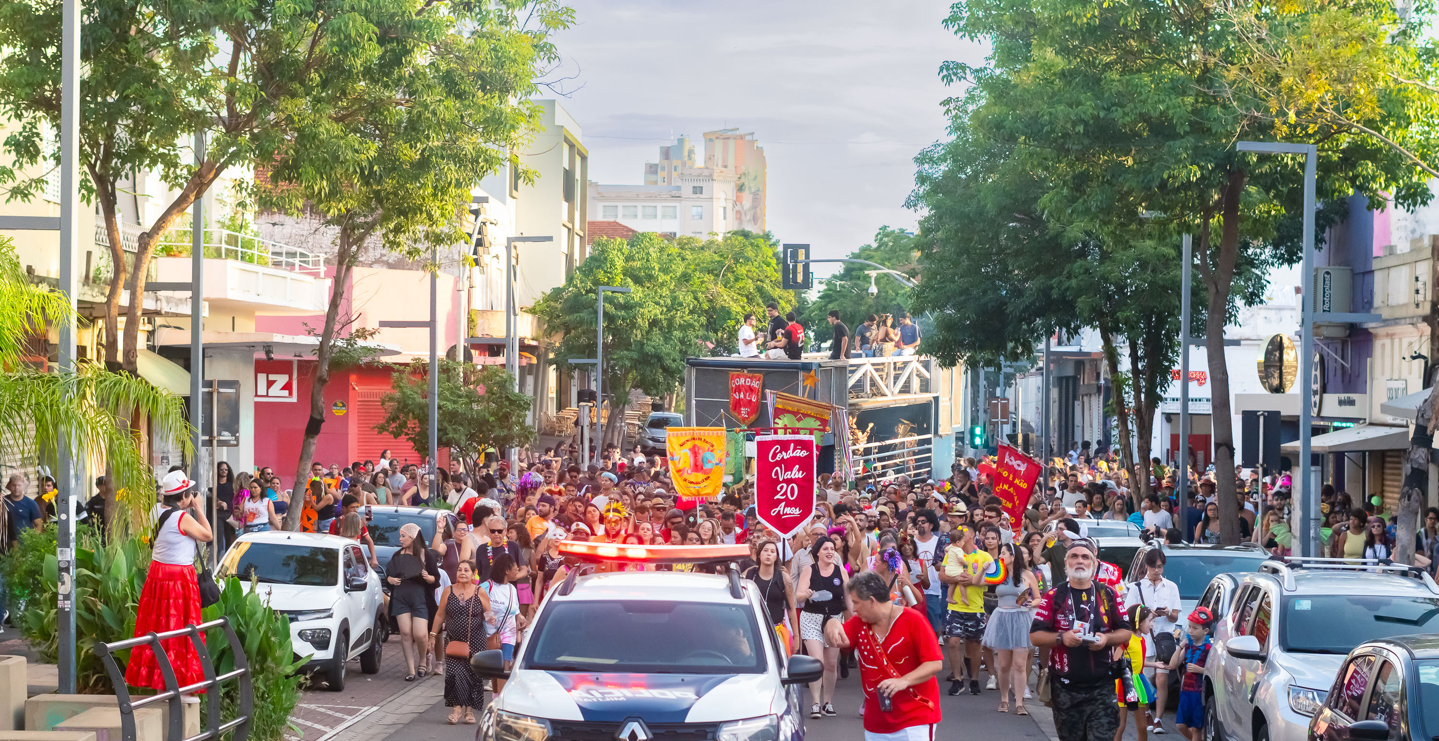 Foli&otilde;es em dire&ccedil;&atilde;o &agrave; Esplanada Ferrovi&aacute;ria | Foto: Tero Queiroz