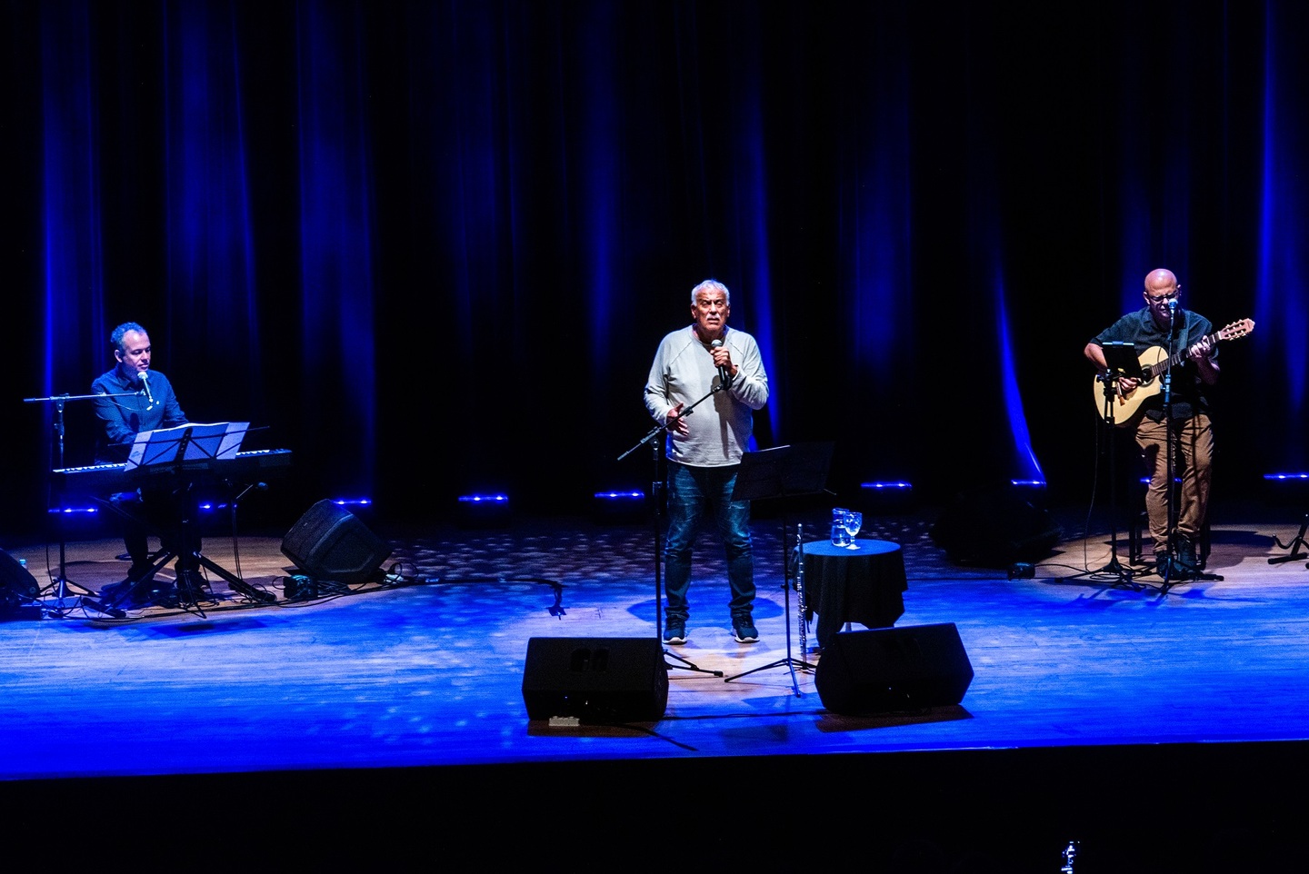 Cantor Danilo Caymmi e a banda | Foto: Andre Telles / Espaco Cultural BNDES