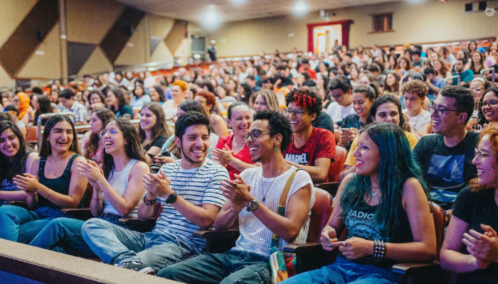 Plateia no Festival da Juventude | Foto: Divulga&ccedil;&atilde;o