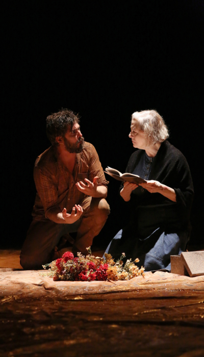 A trama acompanha Tom, um publicit&aacute;rio que viaja ao interior para o funeral de seu companheiro | Foto:Victor Novaes