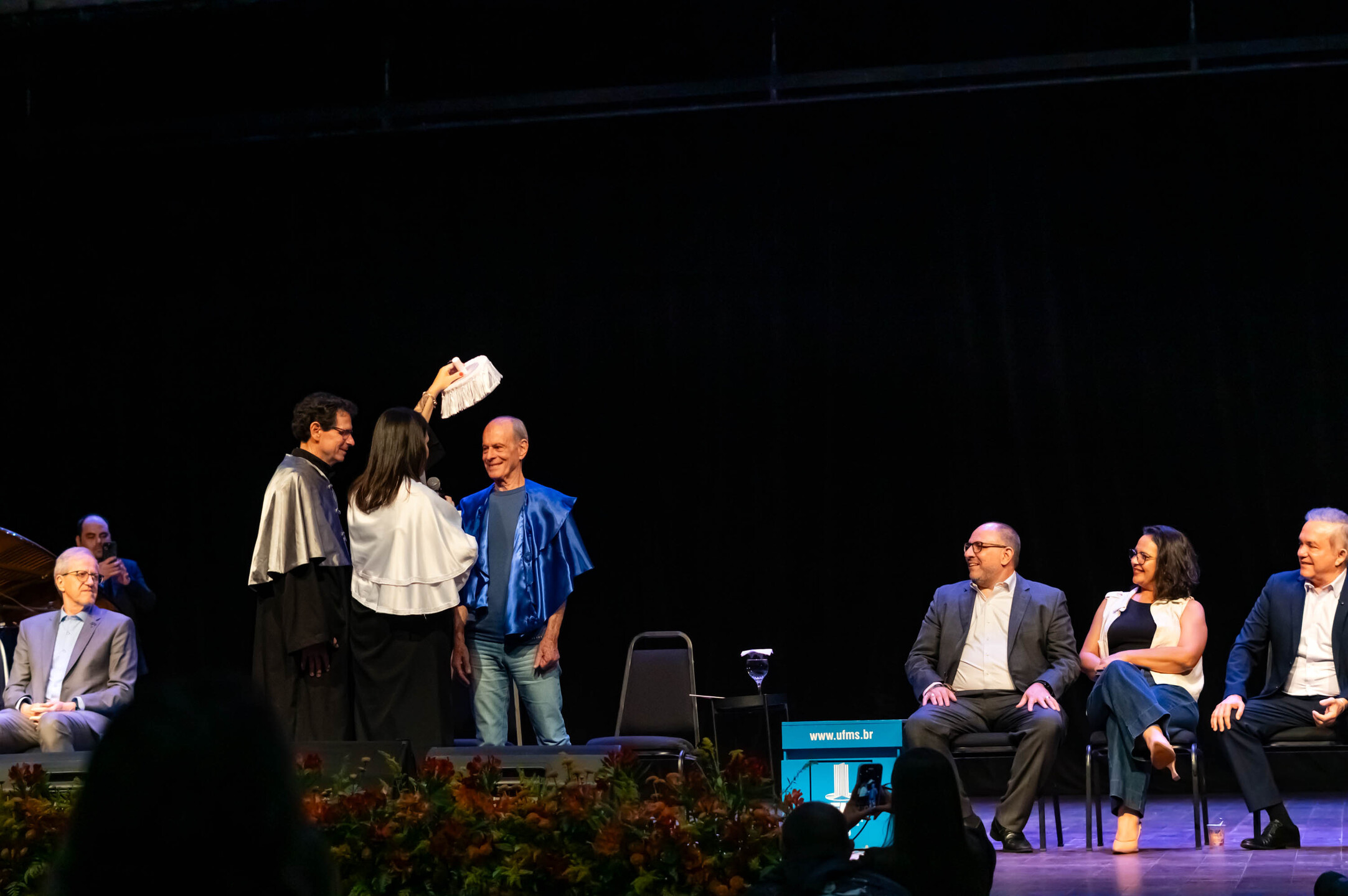 (26.mar.26)  Ney Matogrosso celebra o recebimento da honraria de Doutor Honoris Causa da Universidade Federal de Mato Grosso do Sul e declara: 'a ficha n&atilde;o caiu'. Foto: Tero Queiroz