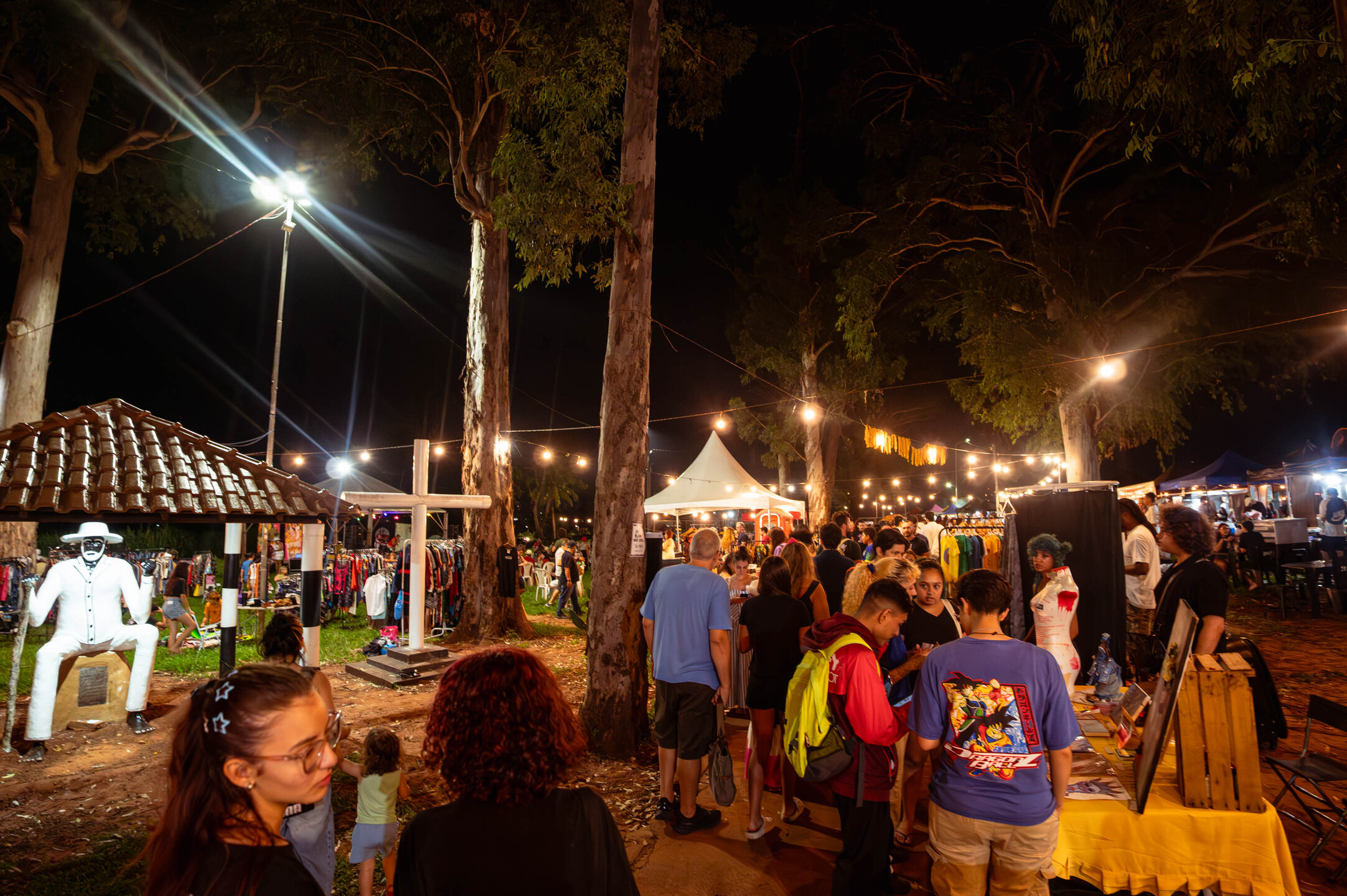 (7.mar.26)  Feira Ziriguidum na Pra&ccedil;a do Preto Velho, em Campo Grande (MS). Foto: Tero Queiroz