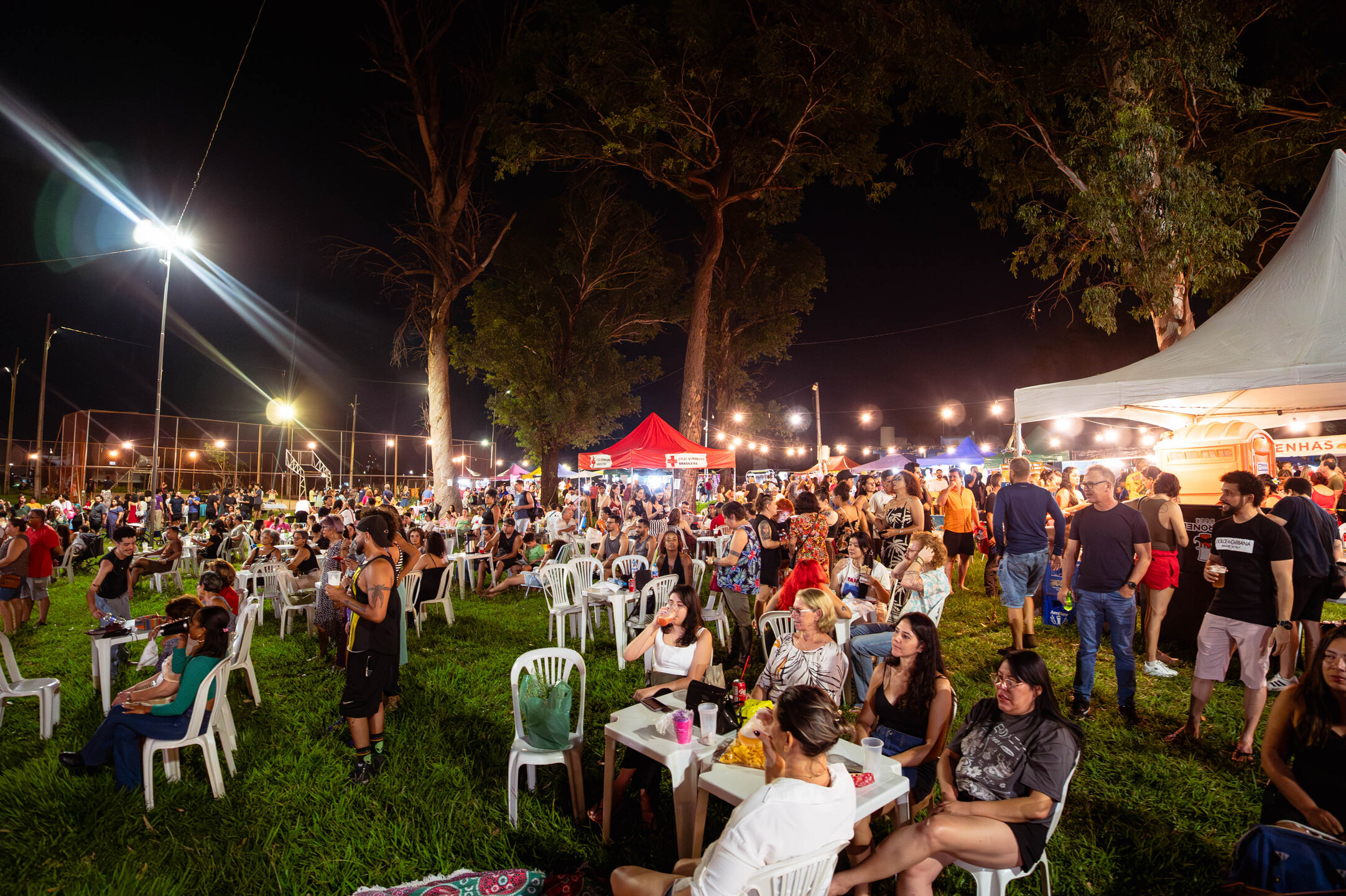 (7.mar.26) &nbsp;Grande p&uacute;blico ocupa Pra&ccedil;a do Preto Velho durante a 31&ordf; edi&ccedil;&atilde;o da Feira Ziriguidum. Foto: Tero Queiroz&nbsp;