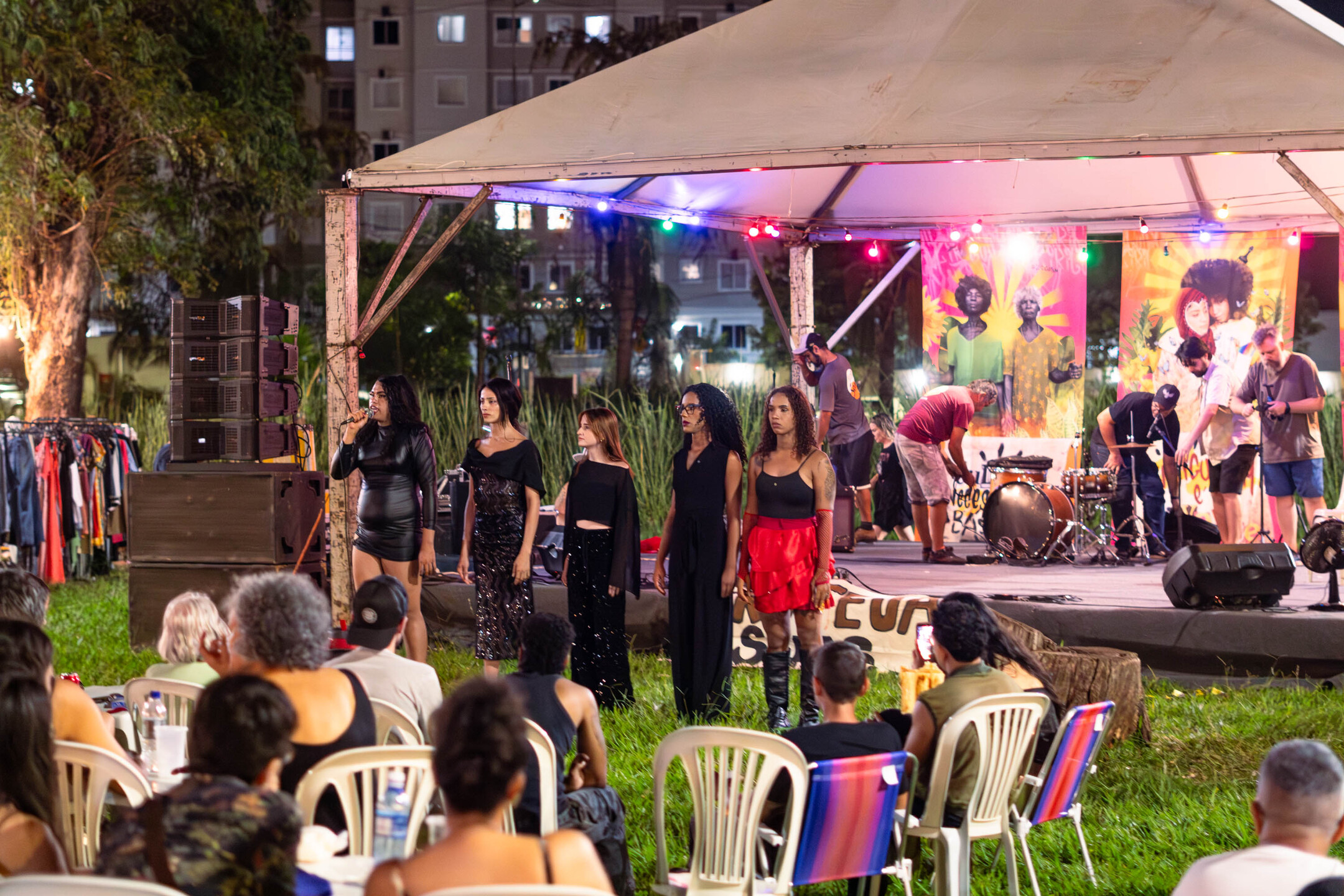 (7.mar.26) - ColetivA de Trans Pra Frente realiza apresenta&ccedil;&atilde;o de performance na 31&ordf; edi&ccedil;&atilde;o da Feira Ziriguidum. Foto: Tero Queiroz 