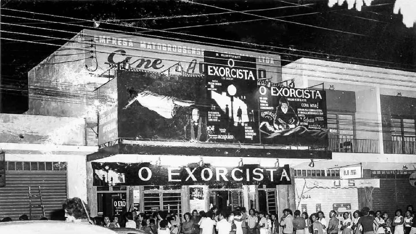 Cine Acapulco, um dos mais importantes cinemas de rua de Campo Grande, tamb&eacute;m foi abandonado. Foto: Marinete Pinheiro