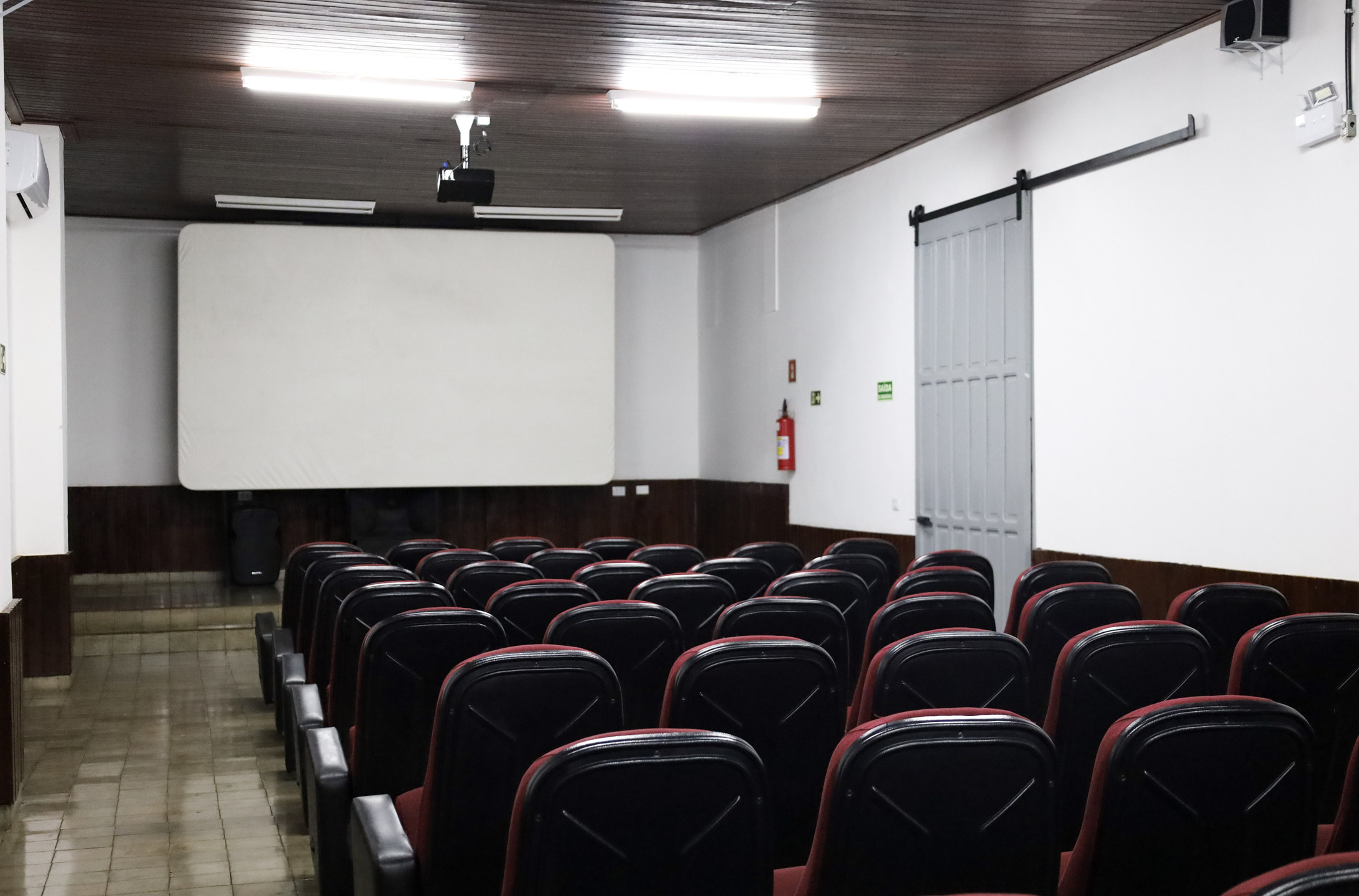 Sala de apresenta&ccedil;&atilde;o do teatro | Foto: Kamilla Brand&atilde;o