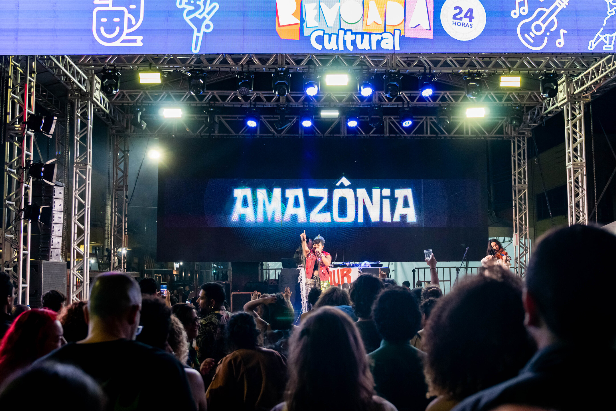 (30.mai.26) - MC Anarand&agrave; realiza show na&nbsp;1&ordf; edi&ccedil;&atilde;o da Revoada Cultural. Foto: Tero Queiroz
